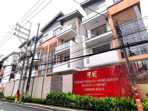 Townhouses for Sale in Mandaluyong, Metro Manila.